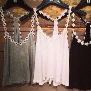 Gray daisy tank